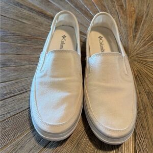 Women’s Columbia size 8.5 casual white canvas slip on shoes